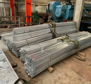 Thép la đen bo cạnh – Giải pháp vật liệu bền bỉ, thẩm mỹ cao